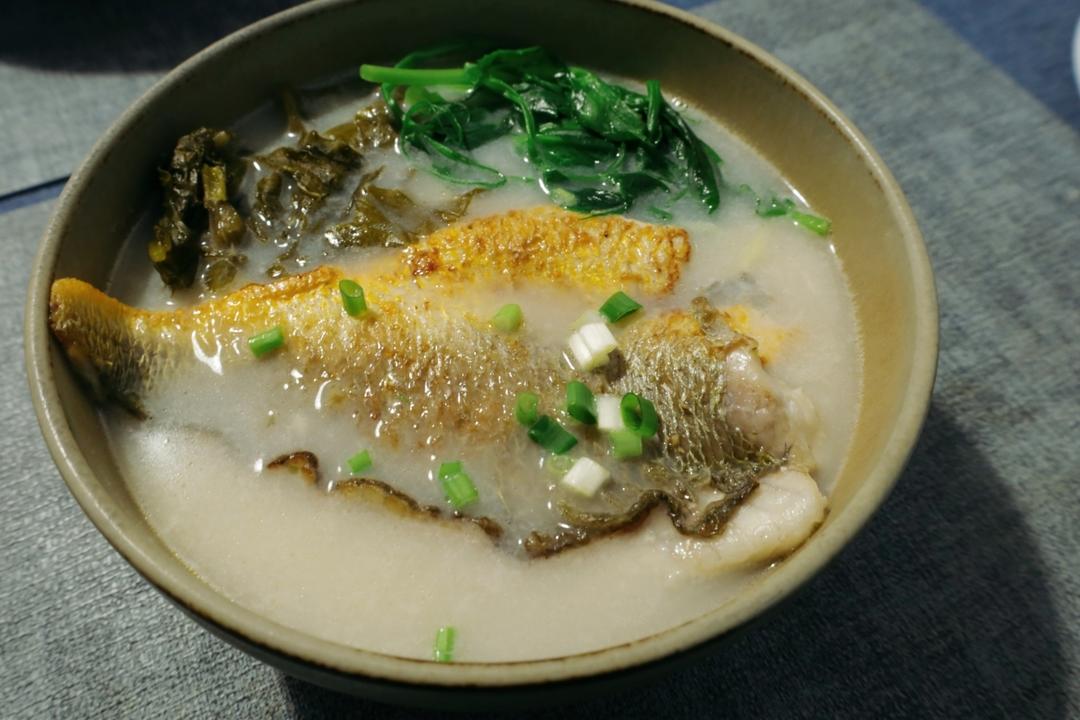 雪菜黄鱼煨面