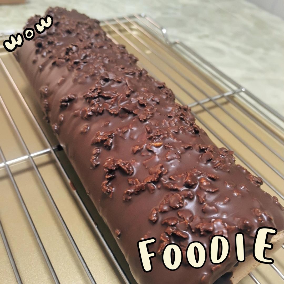 「黑巧脆皮咖啡奶油梦龙卷」