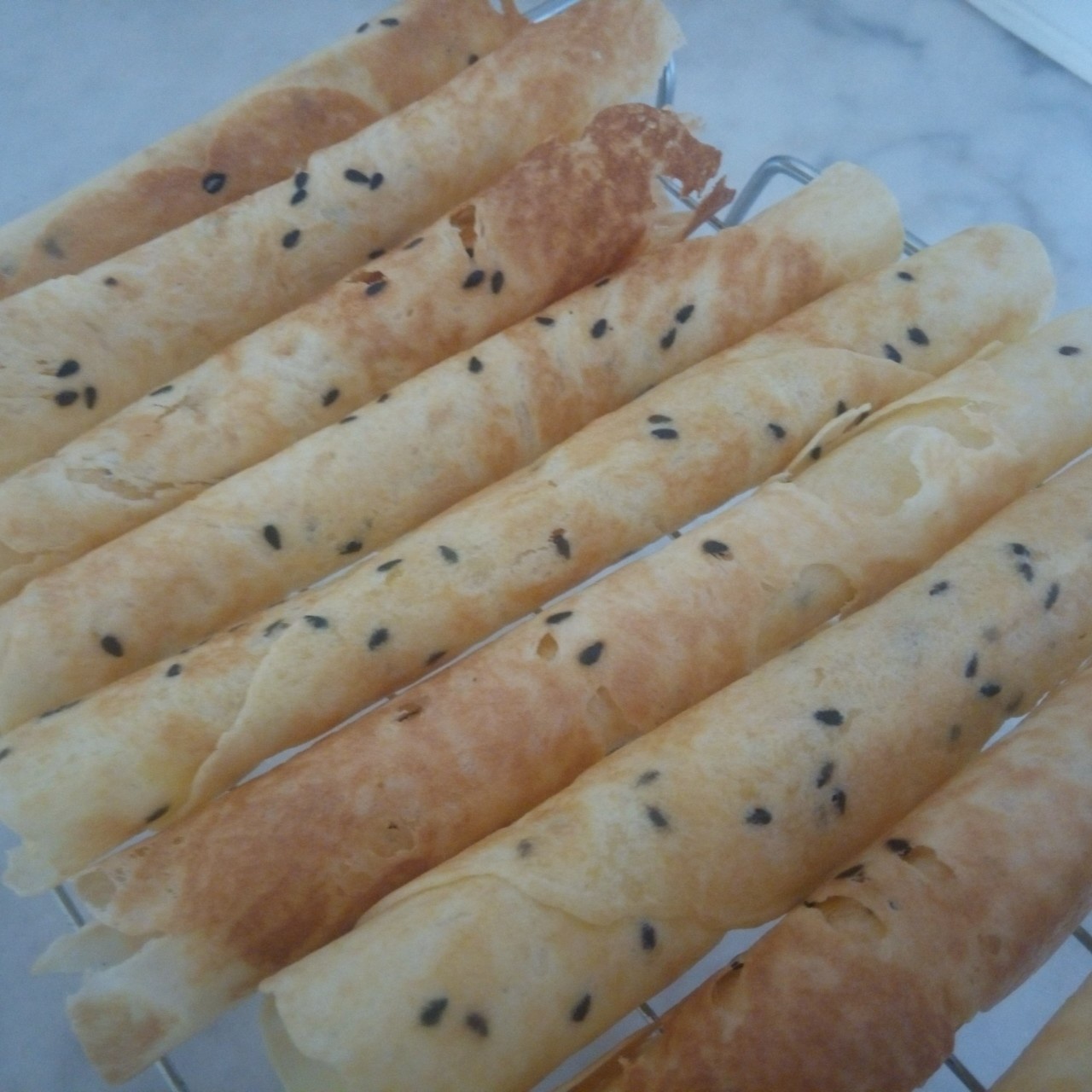 芝麻香酥蛋卷（视频食谱）