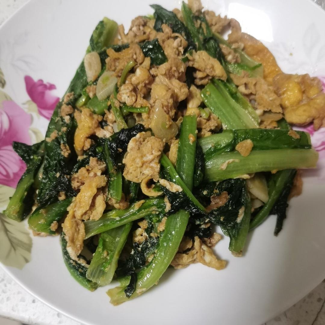 莴笋叶不要浪费，用来炒鸡蛋味道好，不涩不苦