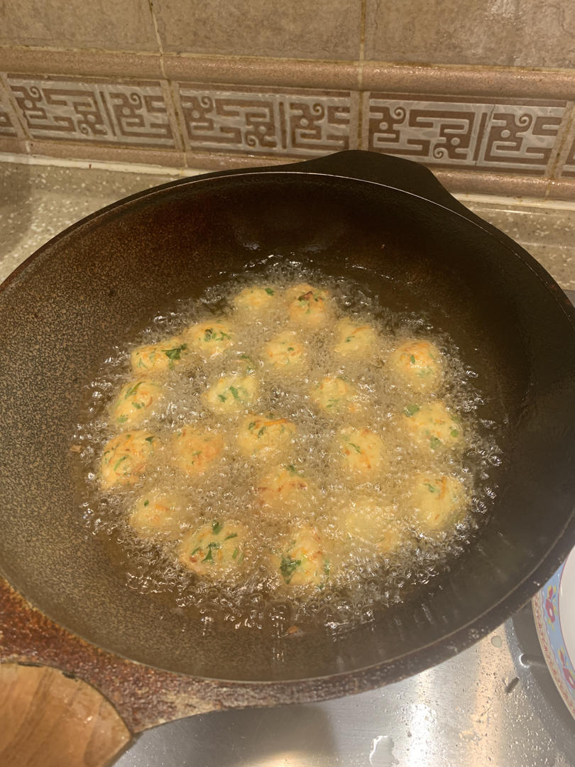 香酥豆腐丸子（外酥里嫩）