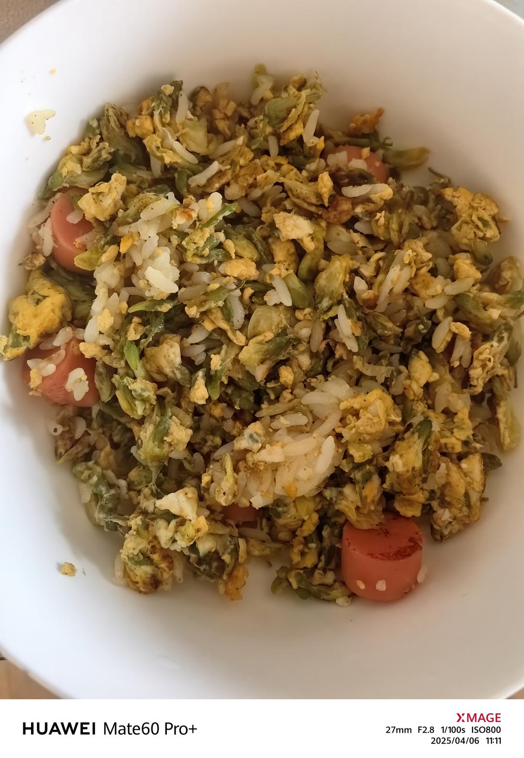 槐花蛋炒饭