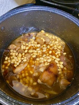 【软烂入味，100%成功】猪蹄黄豆煲的做法 步骤7