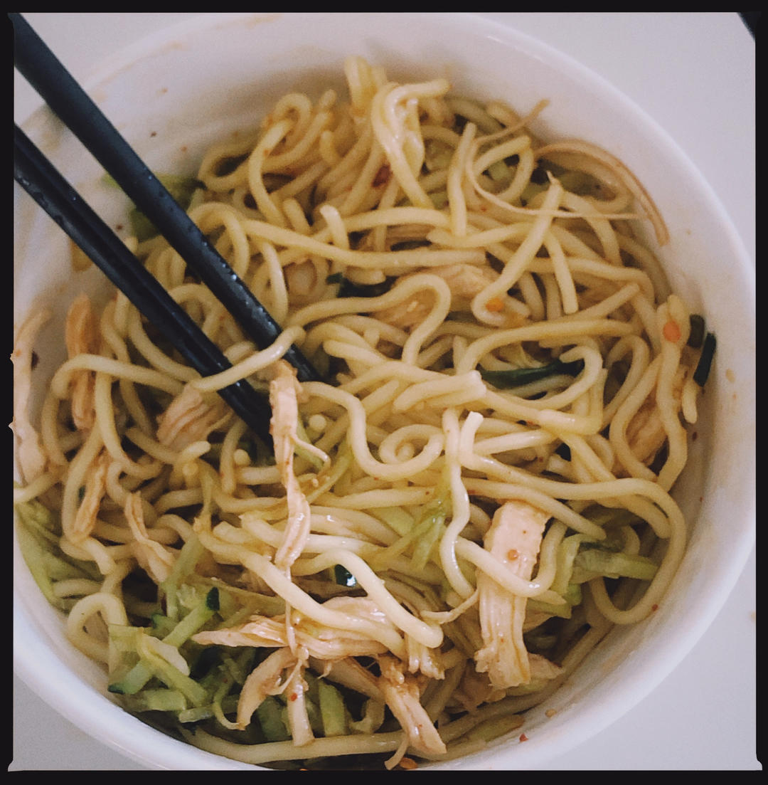 🥒鸡丝凉面