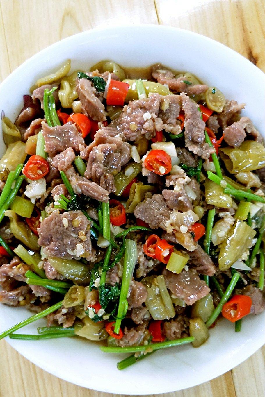 中南大厨做的野山椒炒牛肉