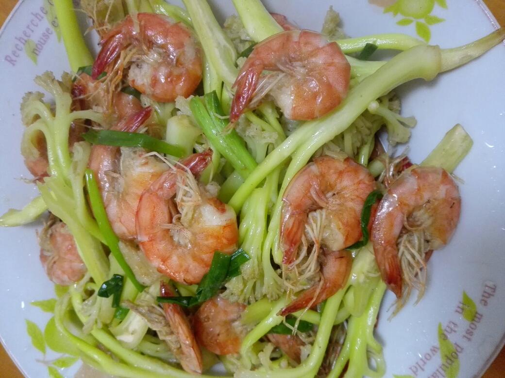 花菜炒虾的做法