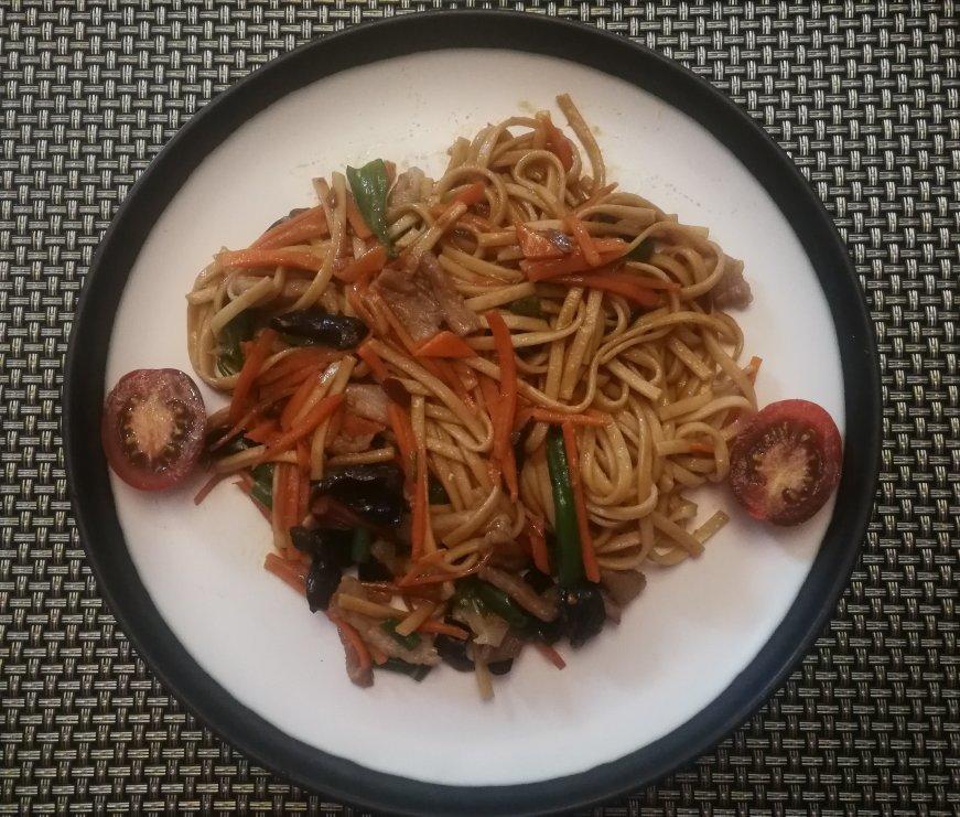 鱼香肉丝炒面（这样吃才够味儿）