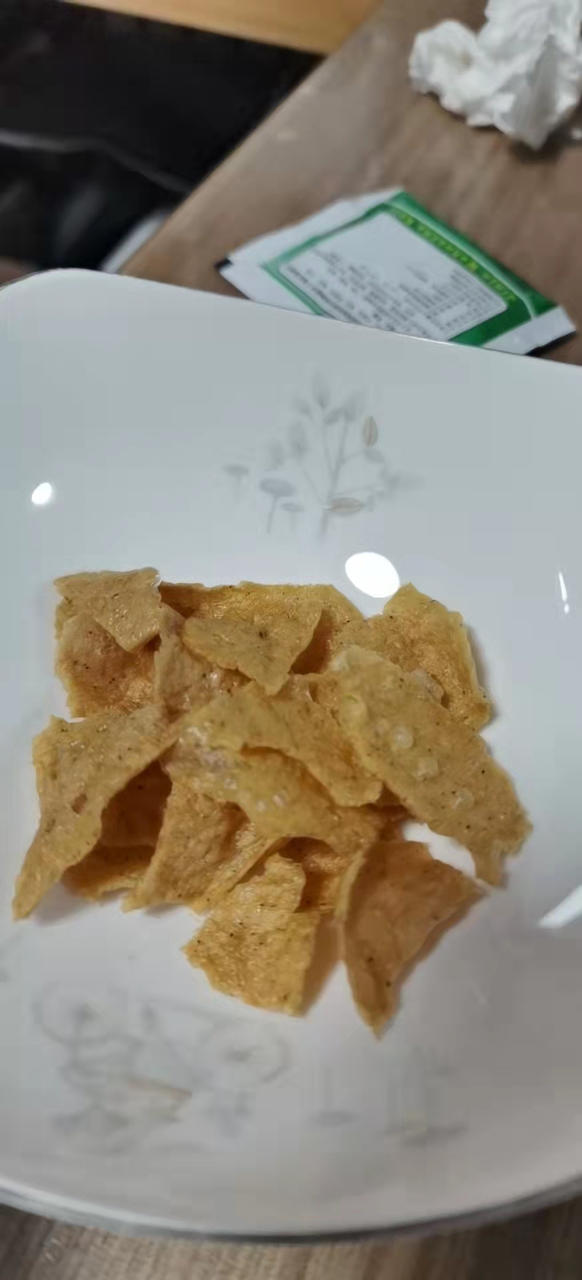 巨像薯片的低卡零食，无油低脂鸡肉脆片