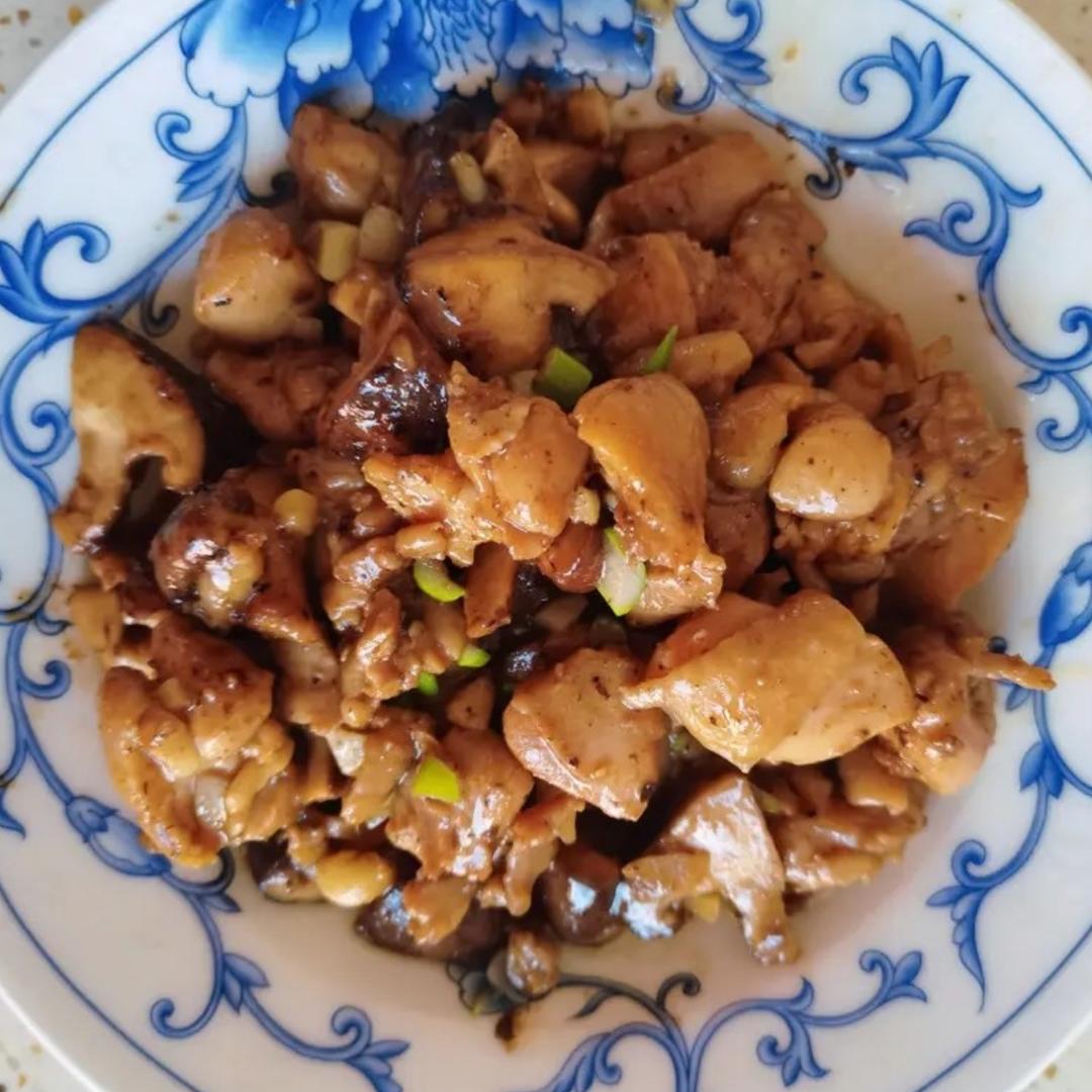 10r吃上饭 连吃三碗米饭香菇滑鸡
