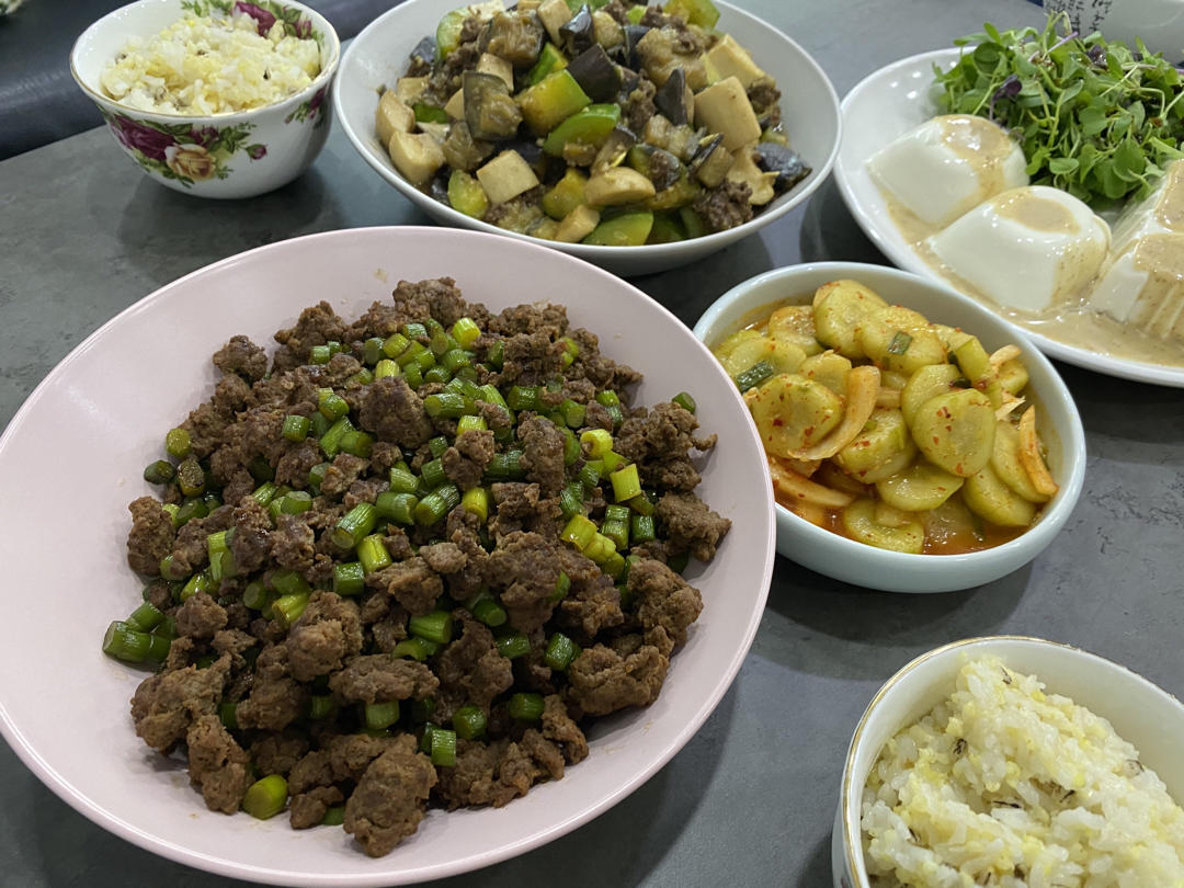 快手又下饭 — 绝味肉沫炒蒜薹丁（苍蝇头（快来做！！！