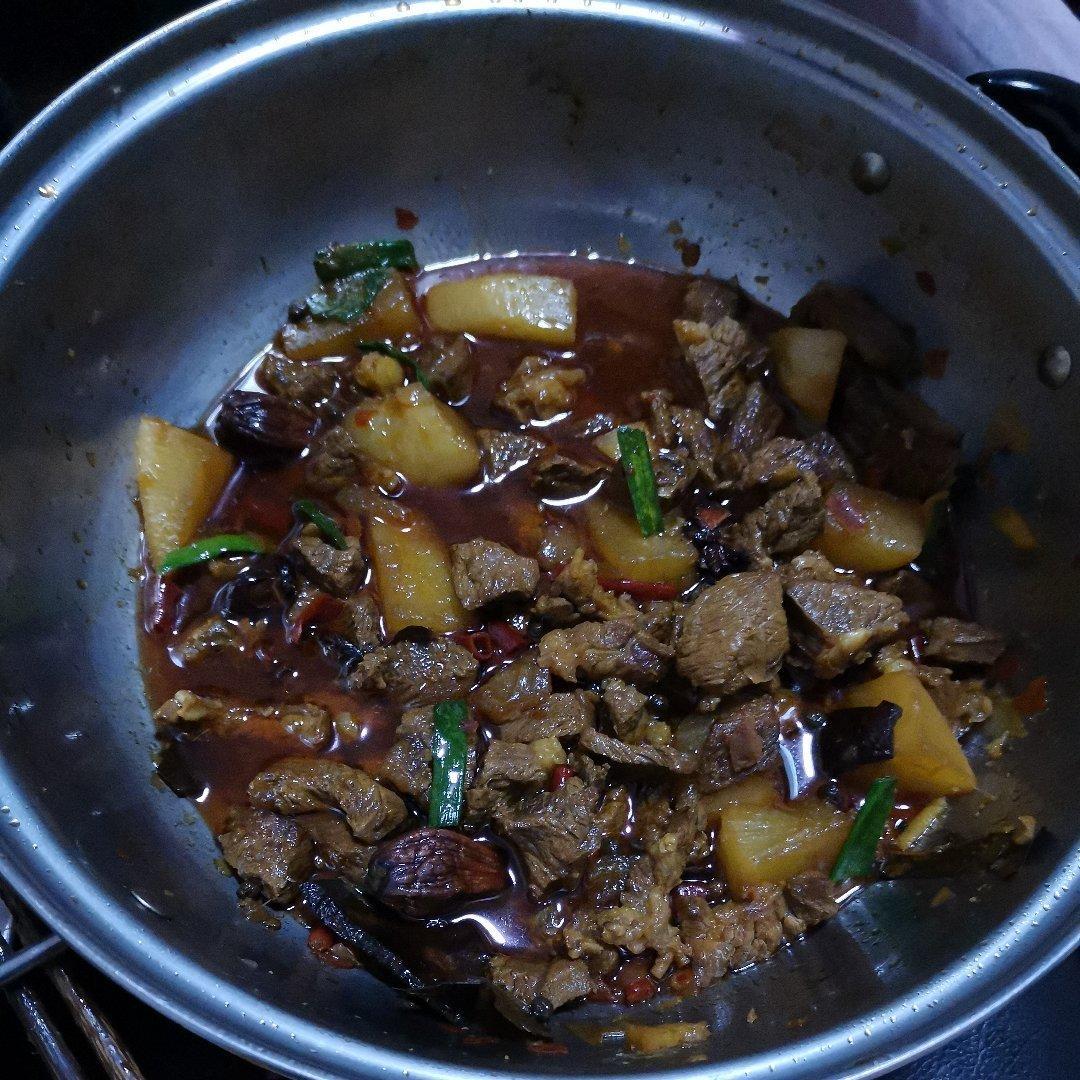 牛腩牛肉火锅 牛腩干锅 湘菜湖南菜