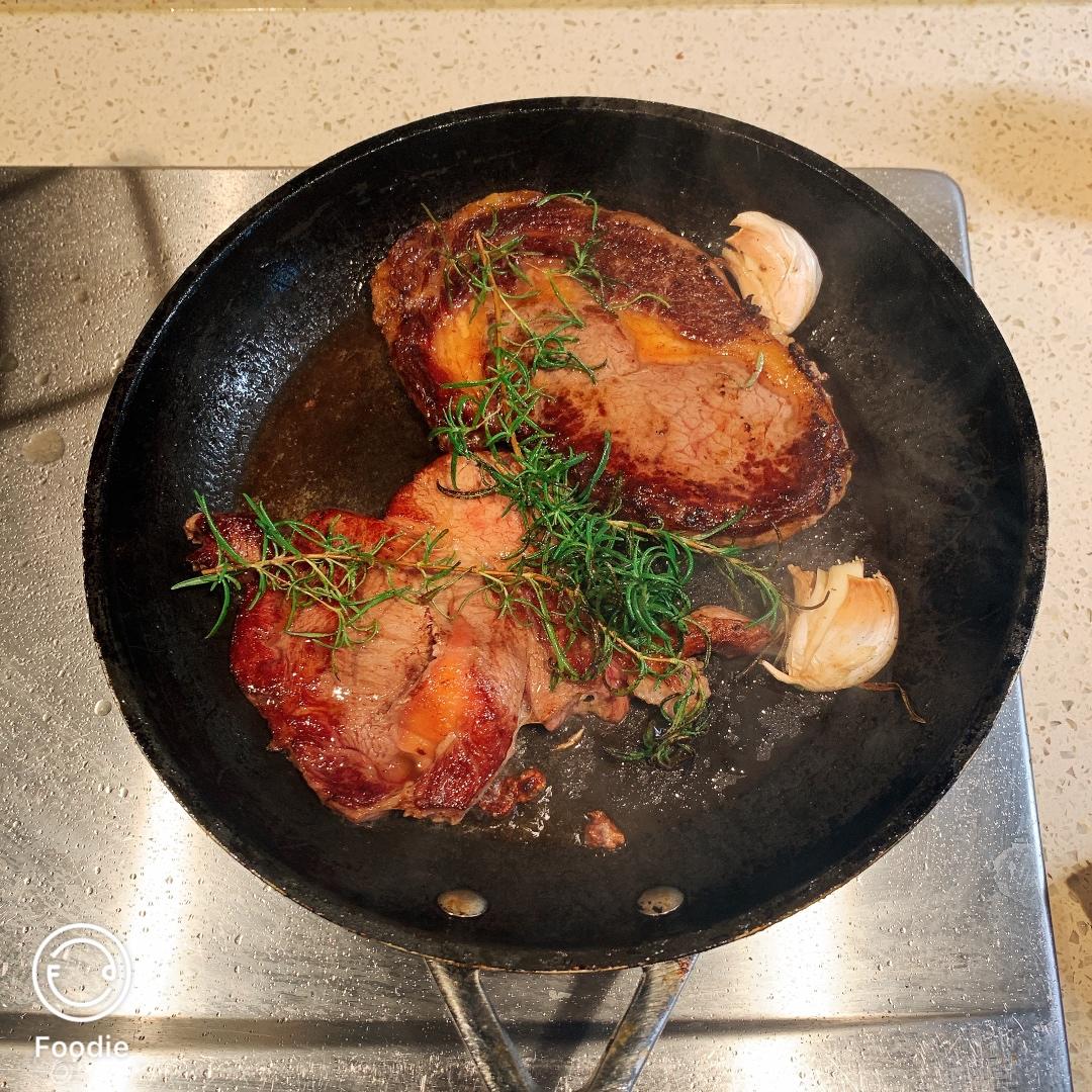 好吃到哭的煎牛排