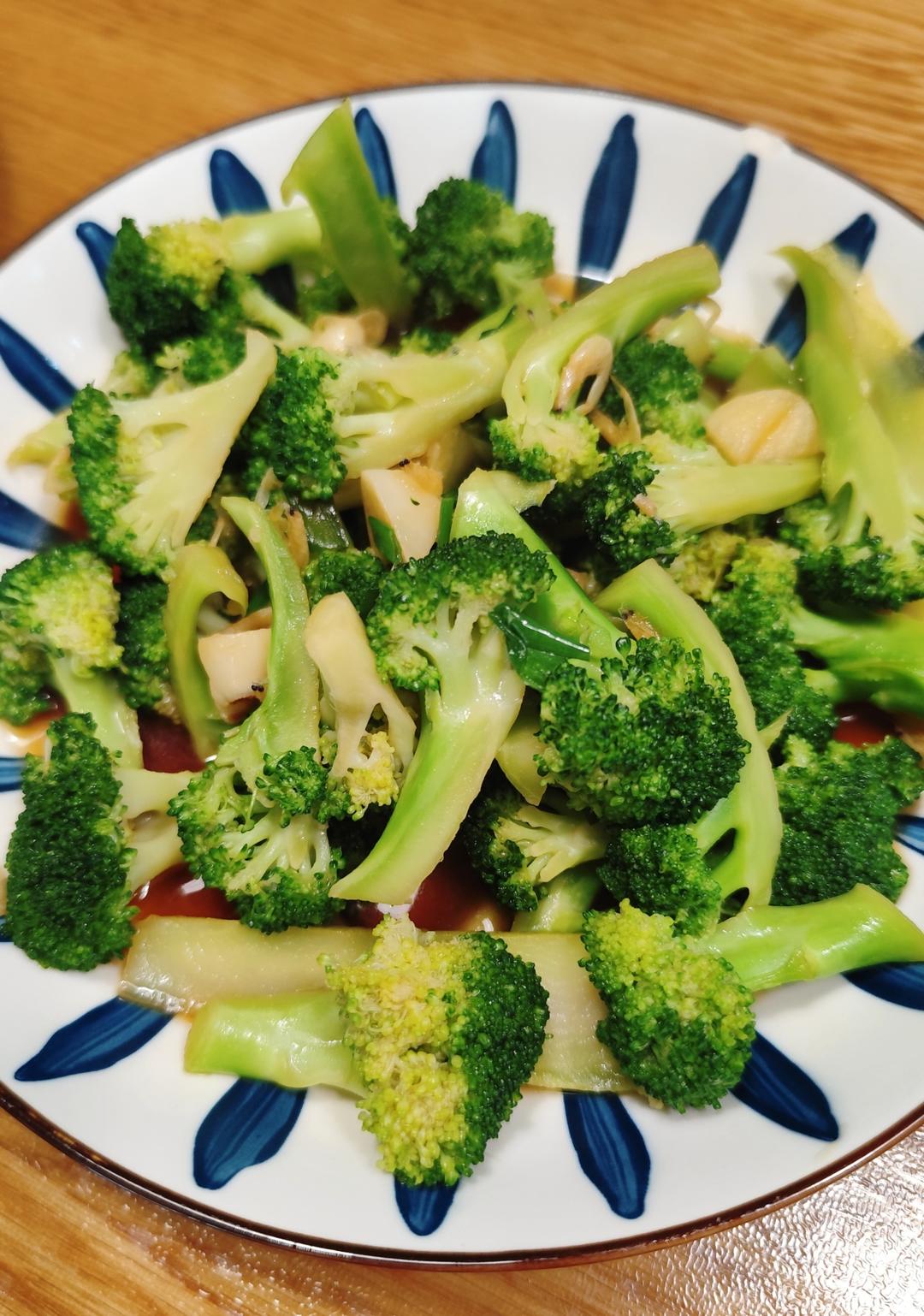 清炒西蓝花的做法 步骤7