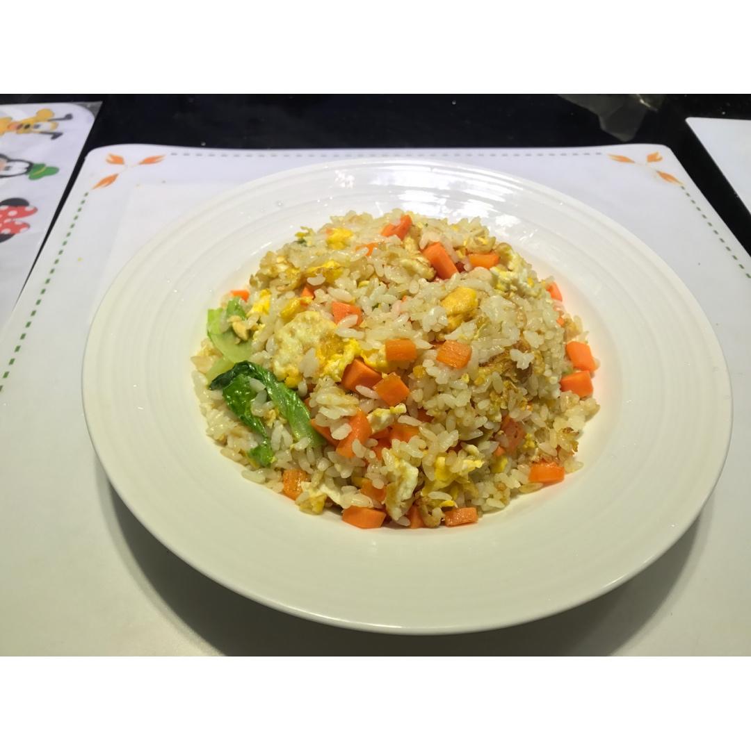 粒粒炒饭（米饭不粘粒粒分明的方法）
