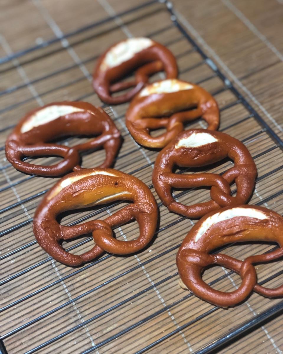 最详细的碱水包 【德国结面包 布雷结面包】有关碱水面包Brezel的一切 Bretzel Brezen Pretzel
