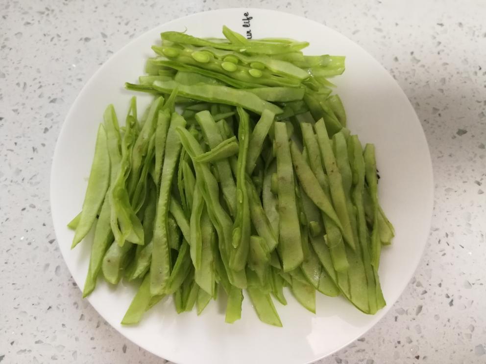 茶豆角炒肉片的做法 步骤1