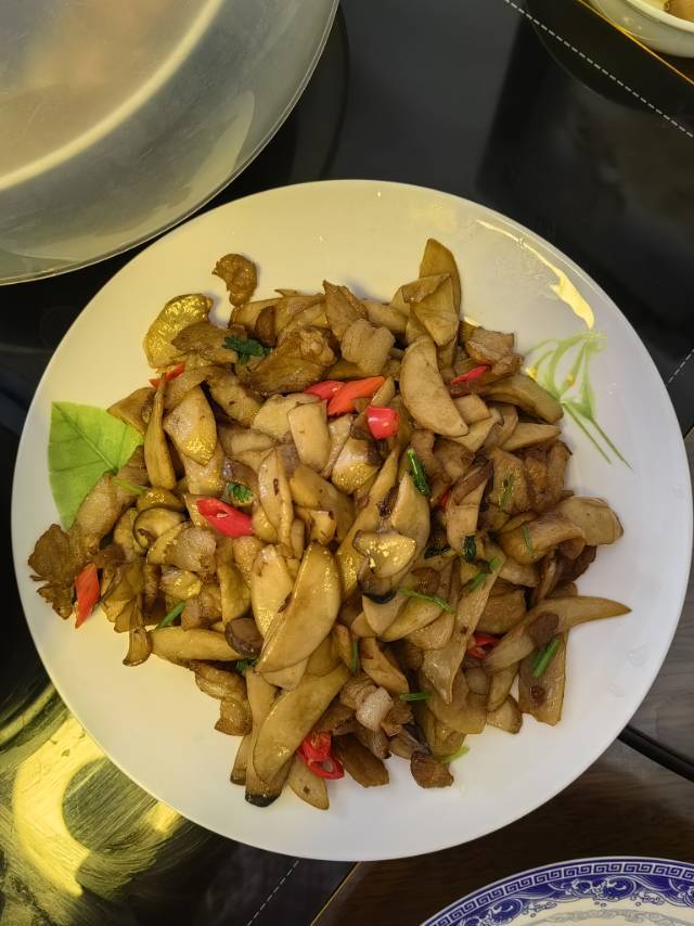 杏鲍菇炒肉