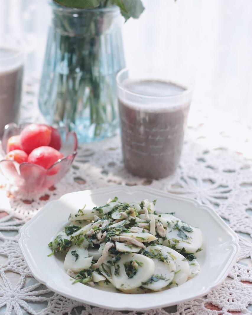 荠菜肉丝炒年糕