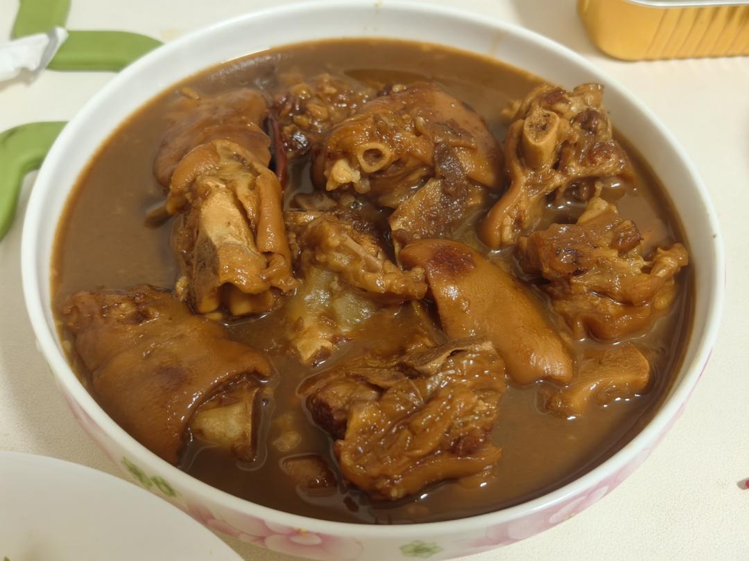 红烧猪蹄，软糯 Q弹，室友三碗饭