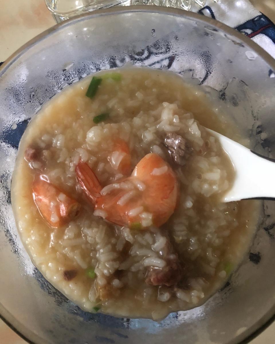鲜虾牛肉砂锅粥