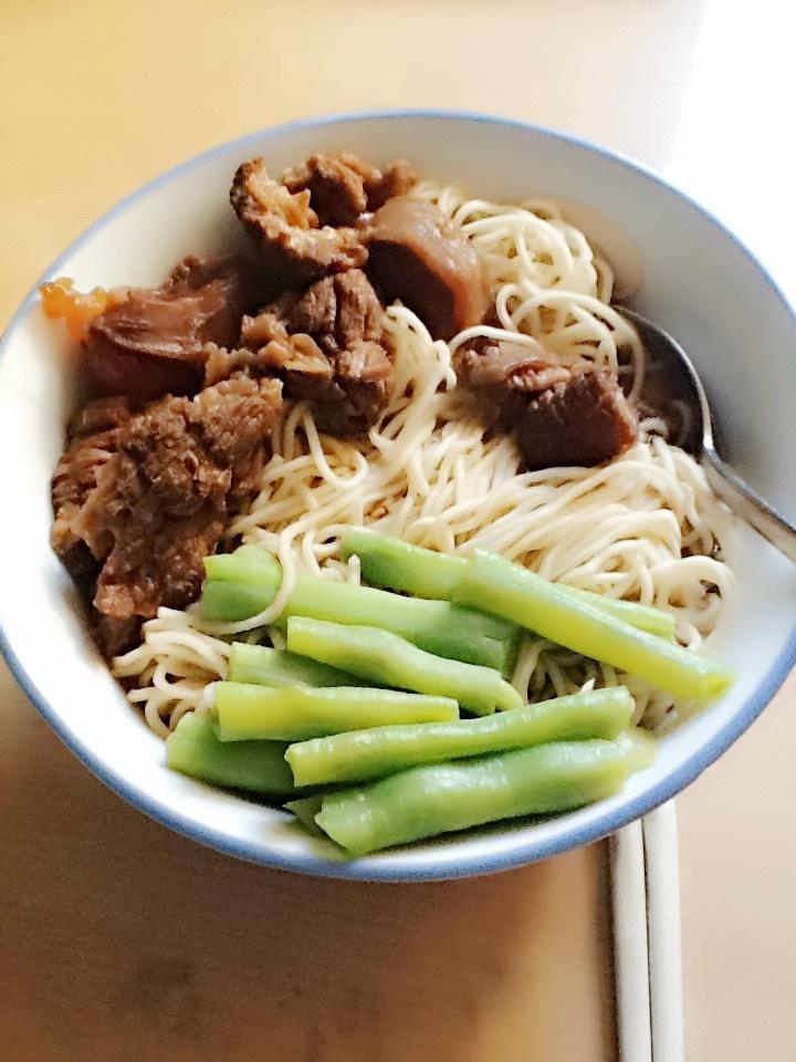 早餐精神牛腩面的做法