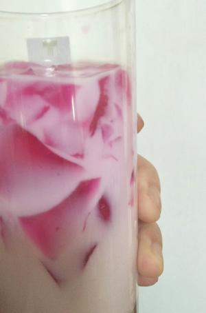 蔓越莓撞奶的做法 步骤1
