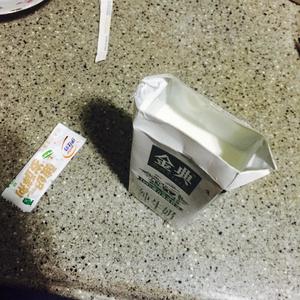 极速版自制酸奶（不用消毒，适合懒人）的做法 步骤1