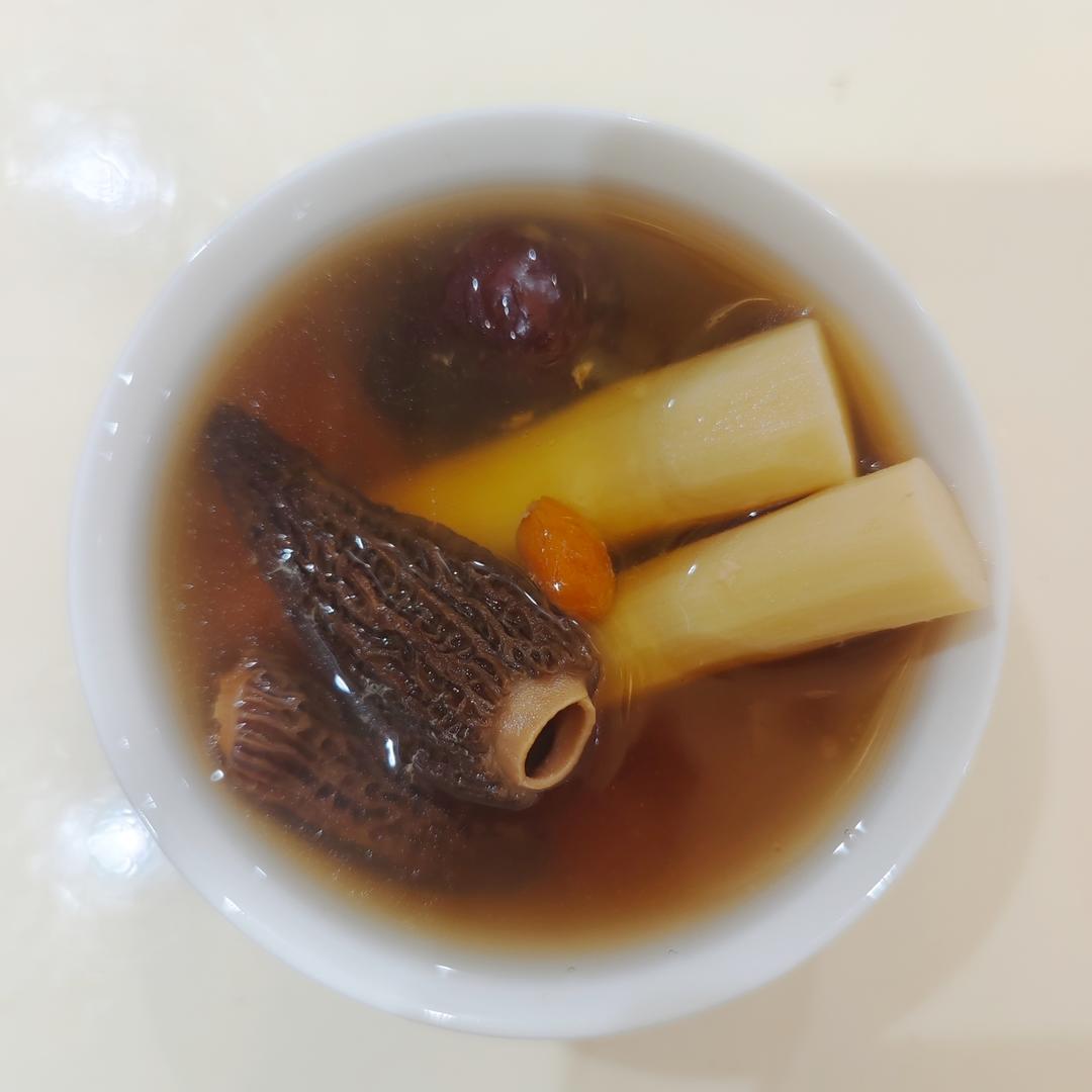 好喝又有营养的羊肚菌汤