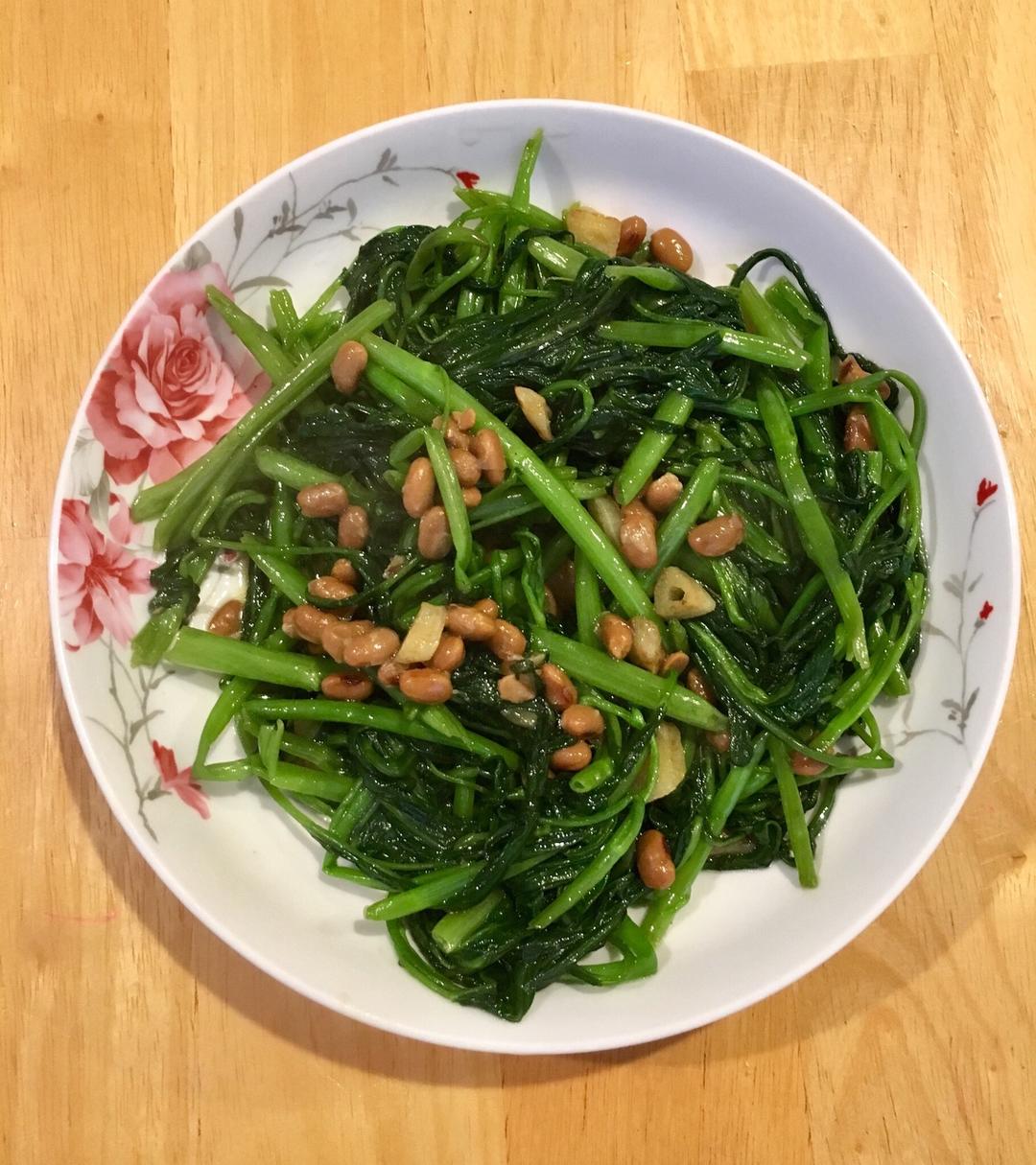 黄豆酱炒空心菜的做法