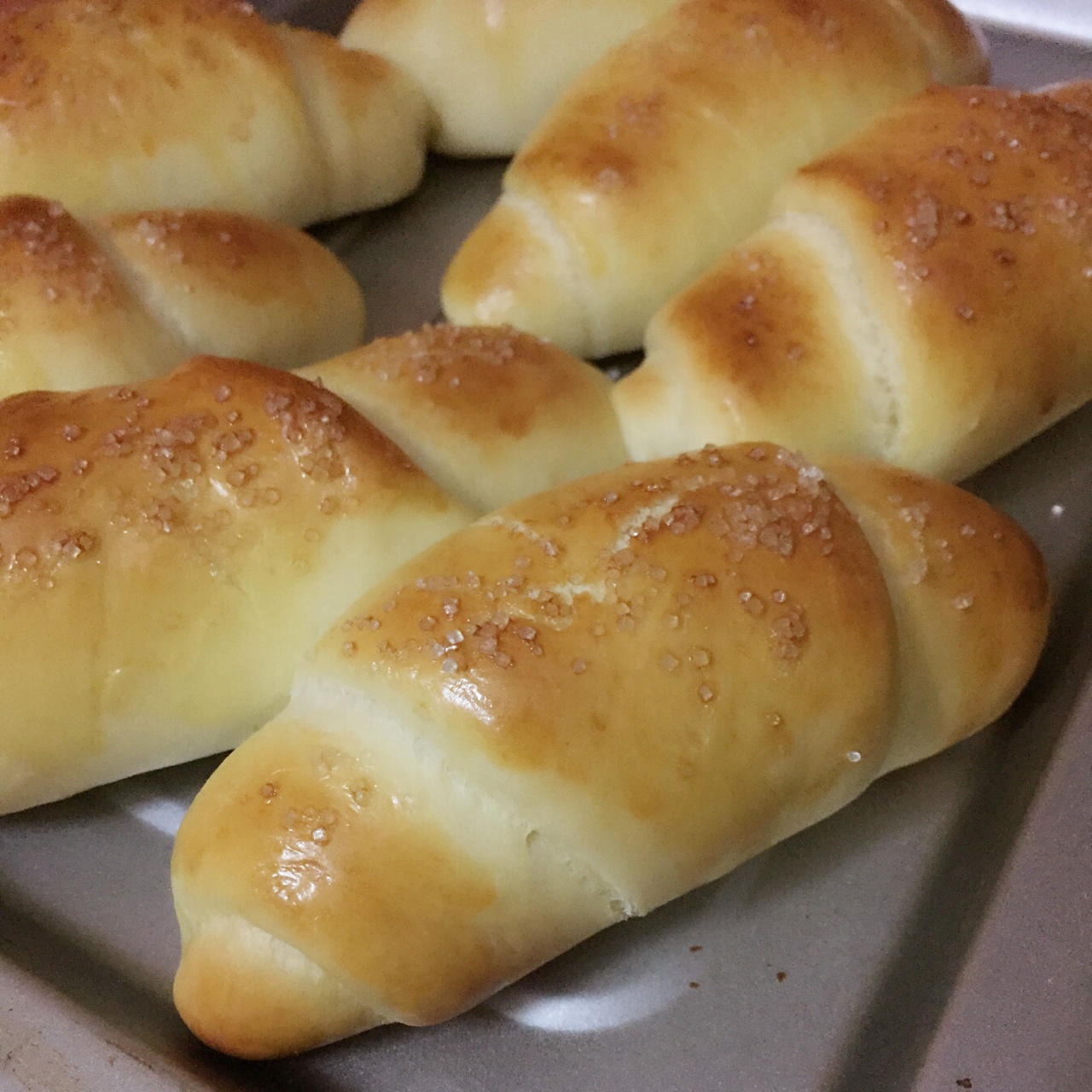 新年第一烤：黄油面包卷儿