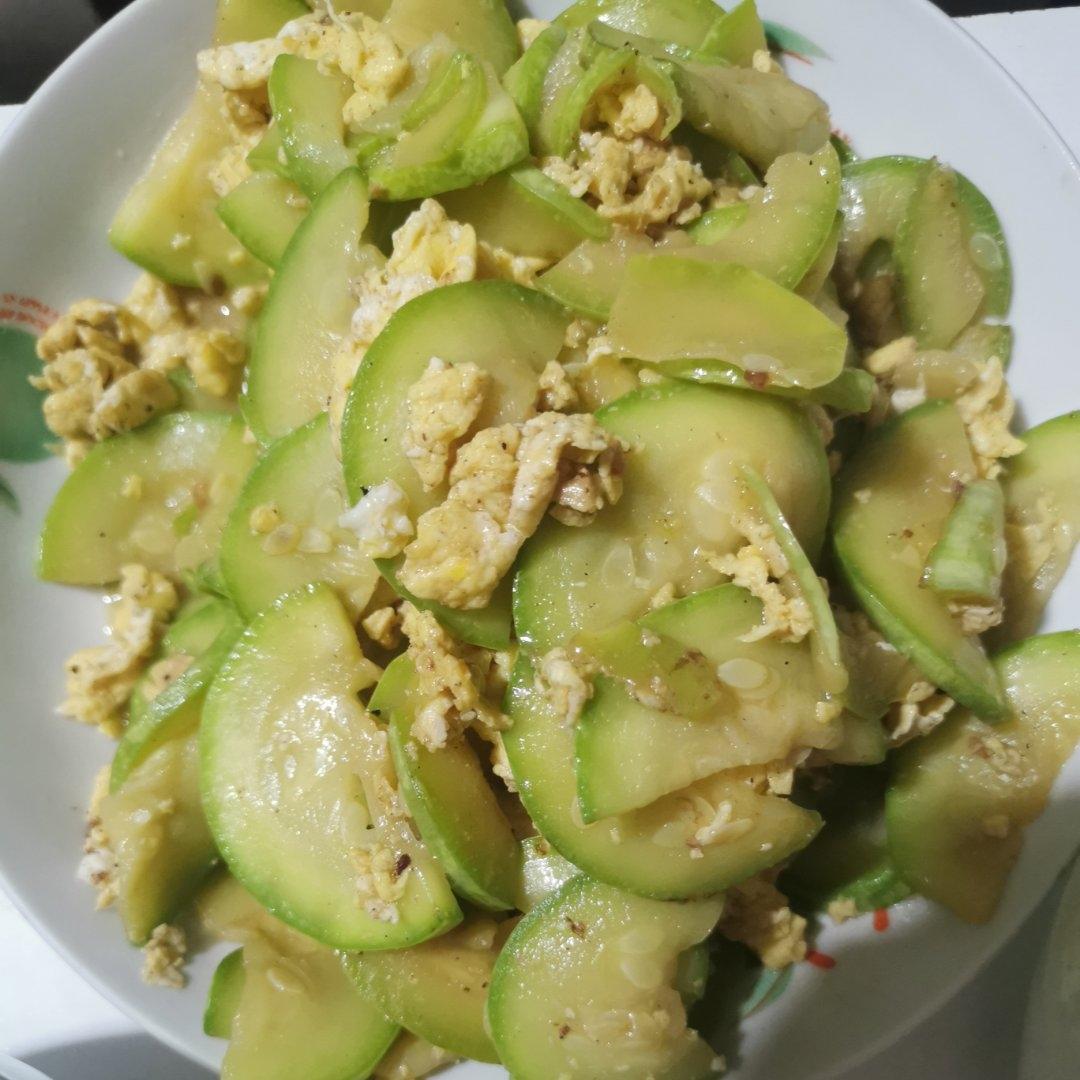 清香的西葫芦炒鸡蛋