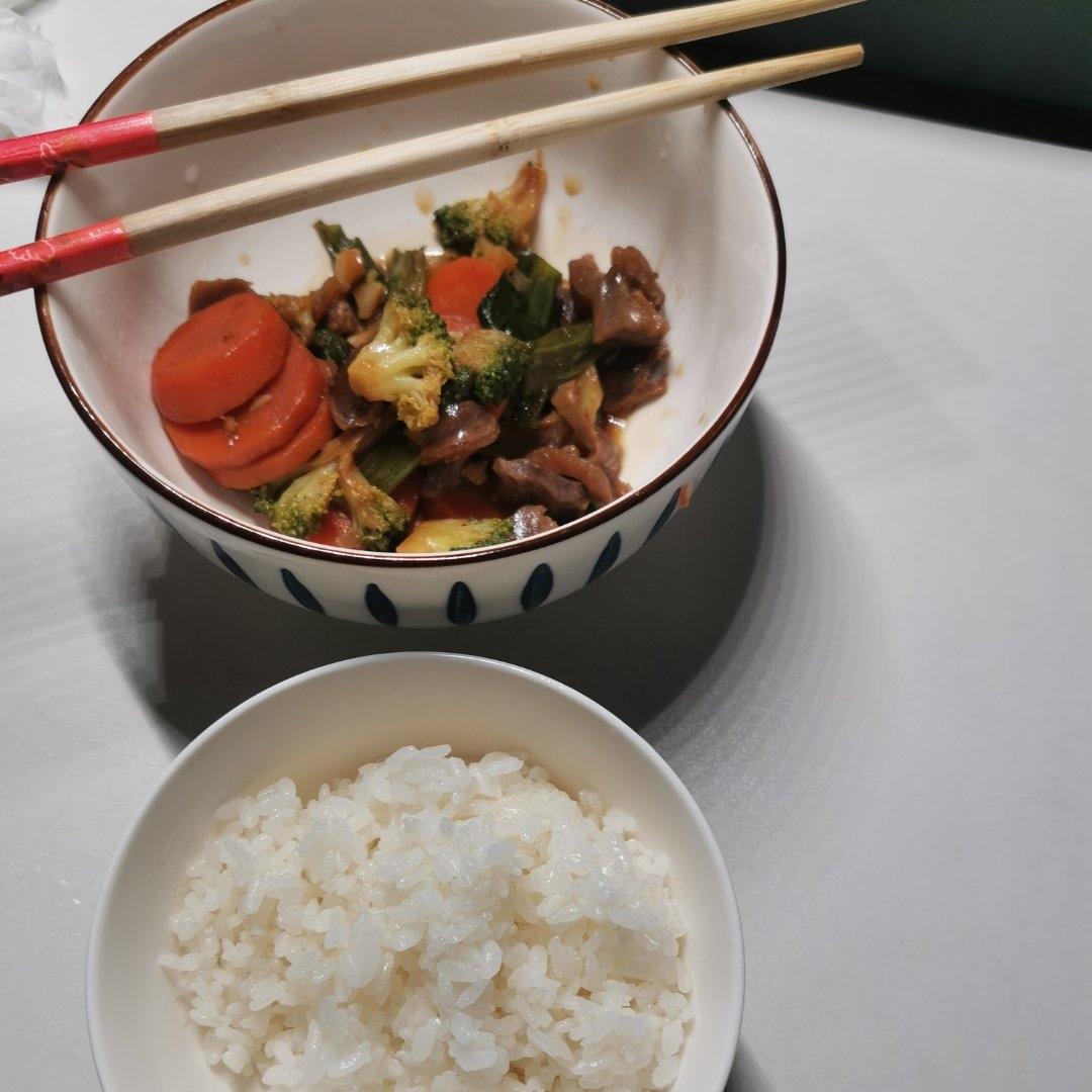 鸡胗花炒西蓝花