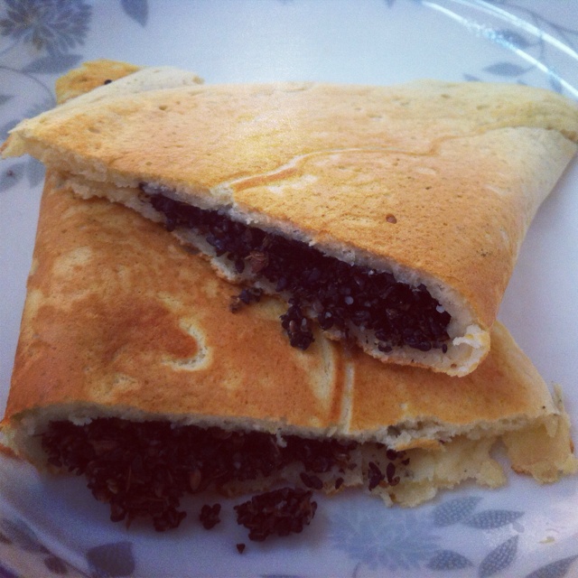 没钱买药的小痴呆做的黑芝麻面煎饼