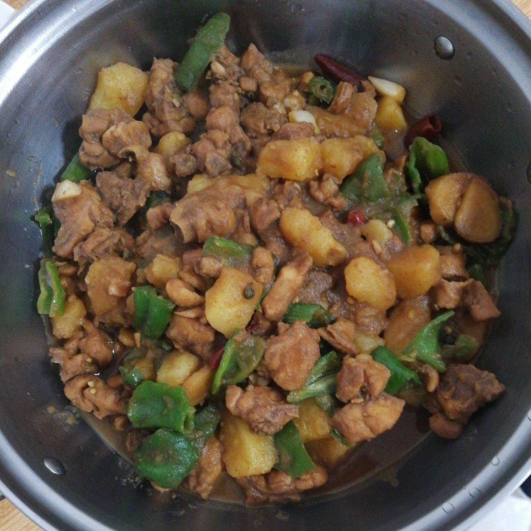 红烧鸡块炖土豆