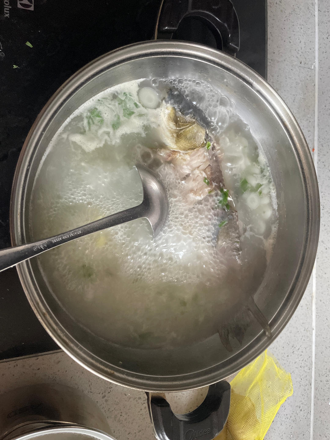 浓白鲫鱼汤