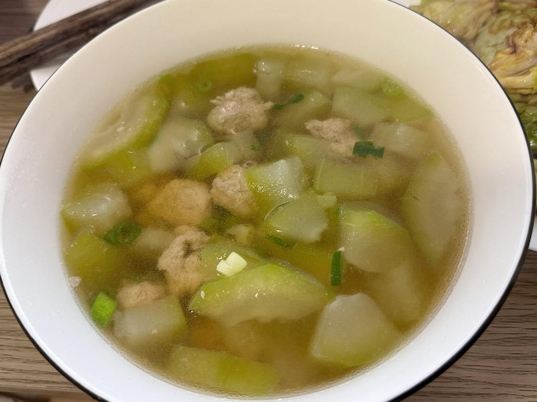 巨鲜美的冬瓜丸子汤