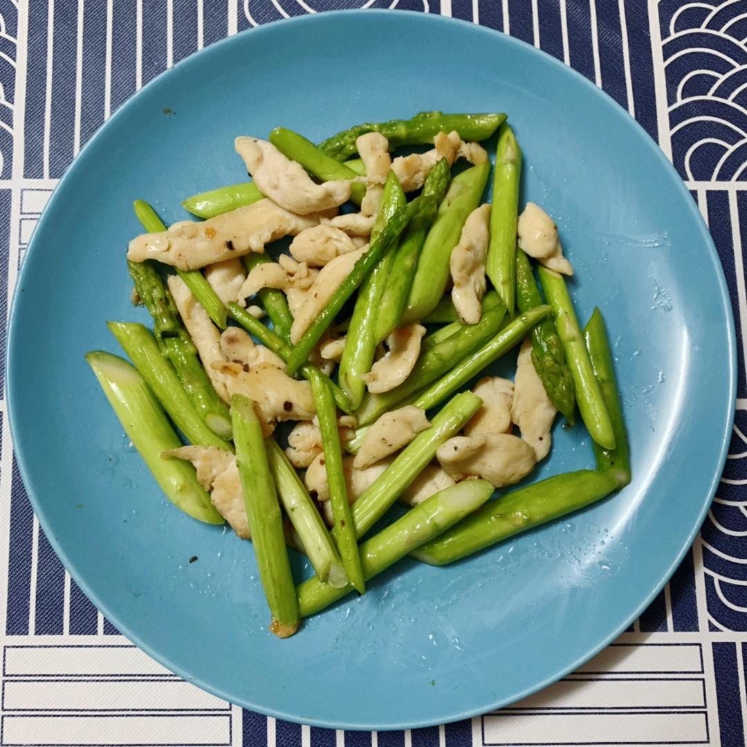 香煎芦笋鸡胸肉