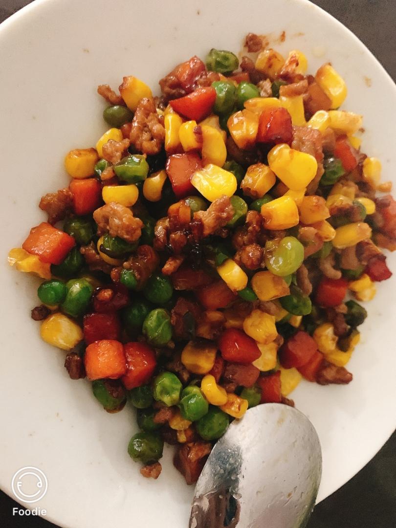 吃3碗饭都不够的五彩缤纷小炒家常菜-玉米胡萝卜豌豆肉沫