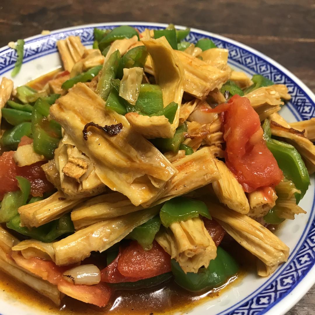 超级无敌的下饭菜―青椒木耳炒腐竹