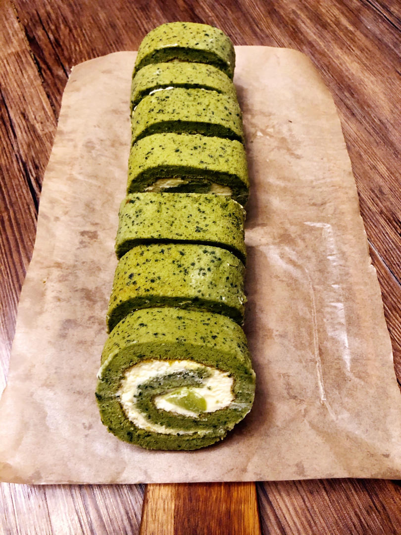 抹茶戚风蛋糕卷