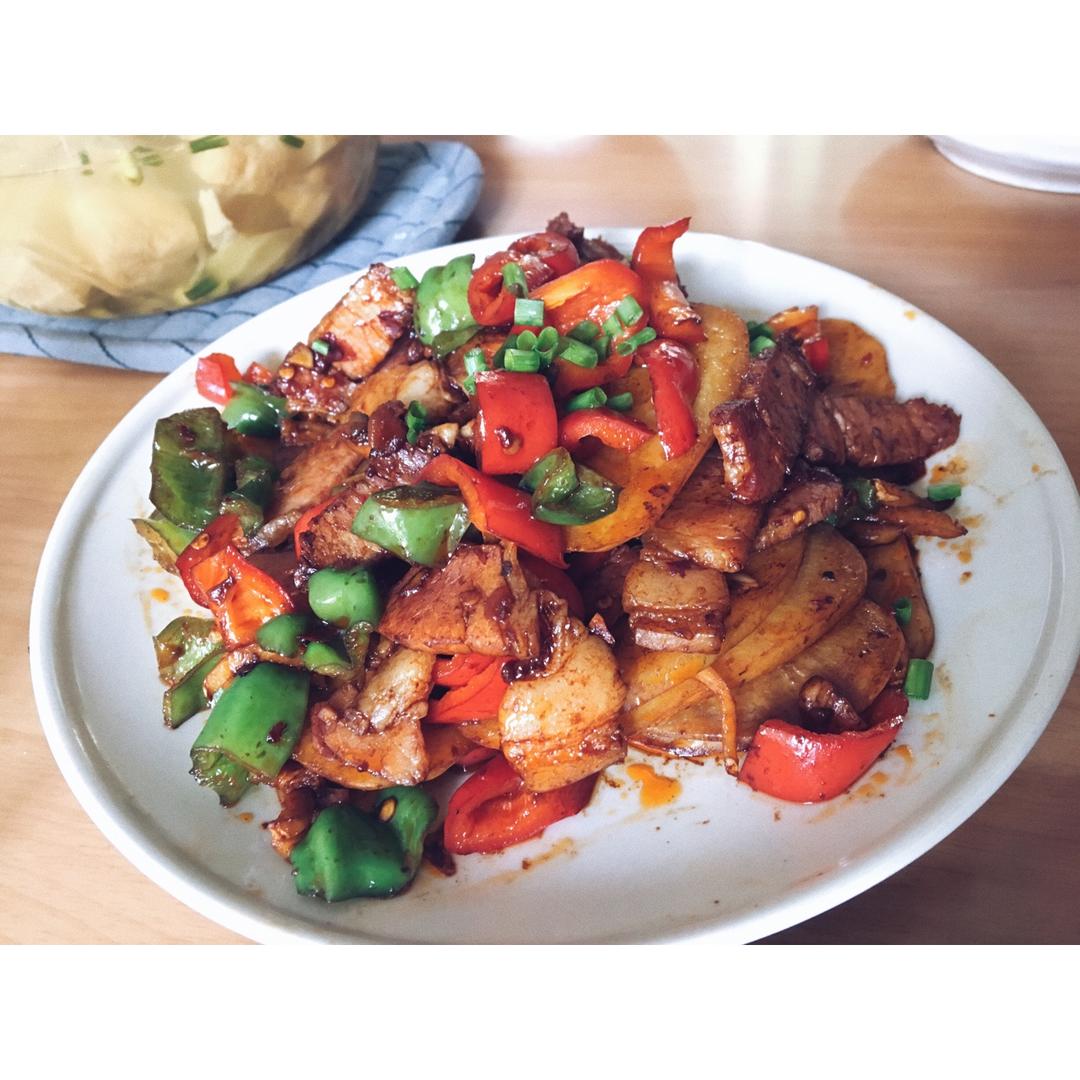 五花肉干煸土豆片