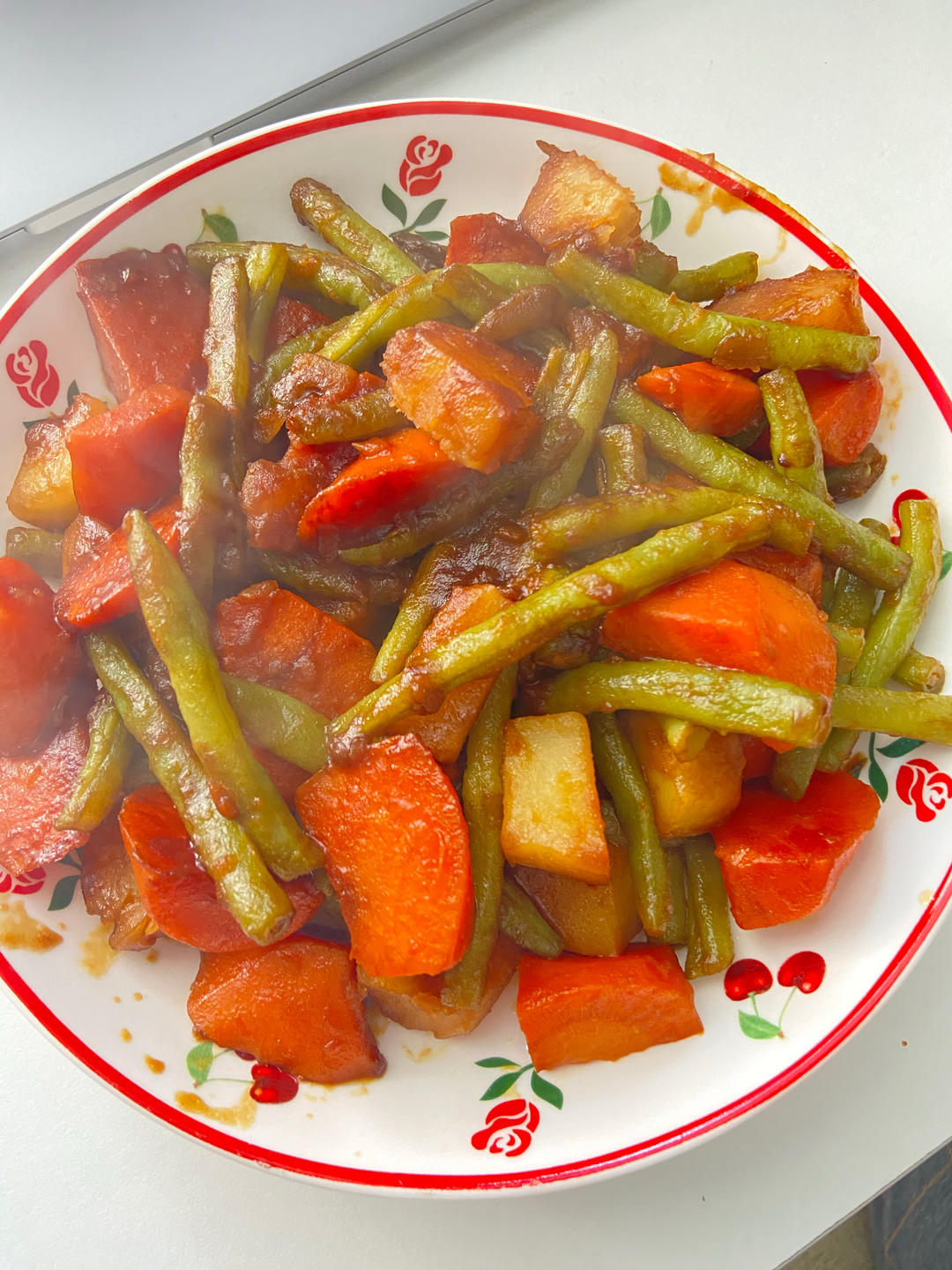 红萝卜焖土豆，素