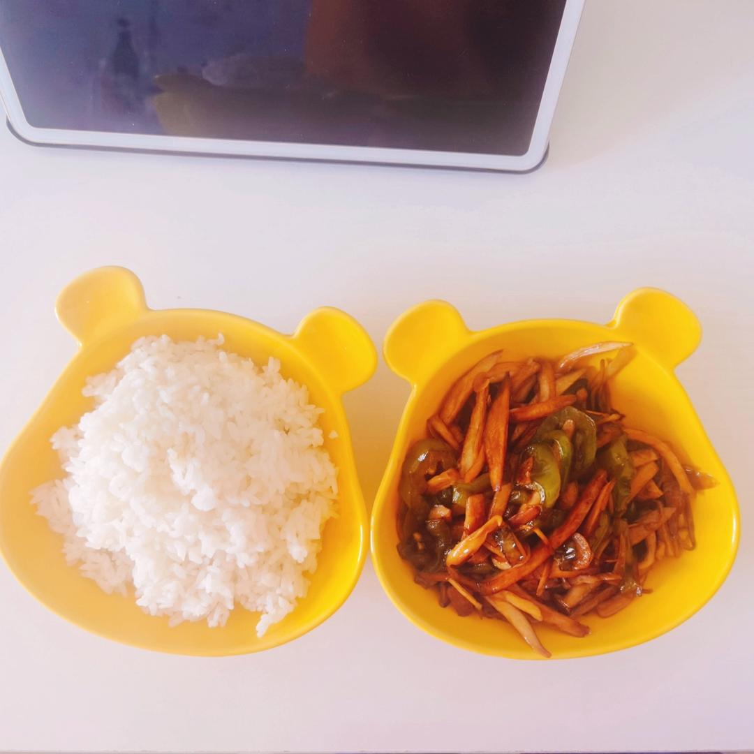 青椒素炒杏鲍菇