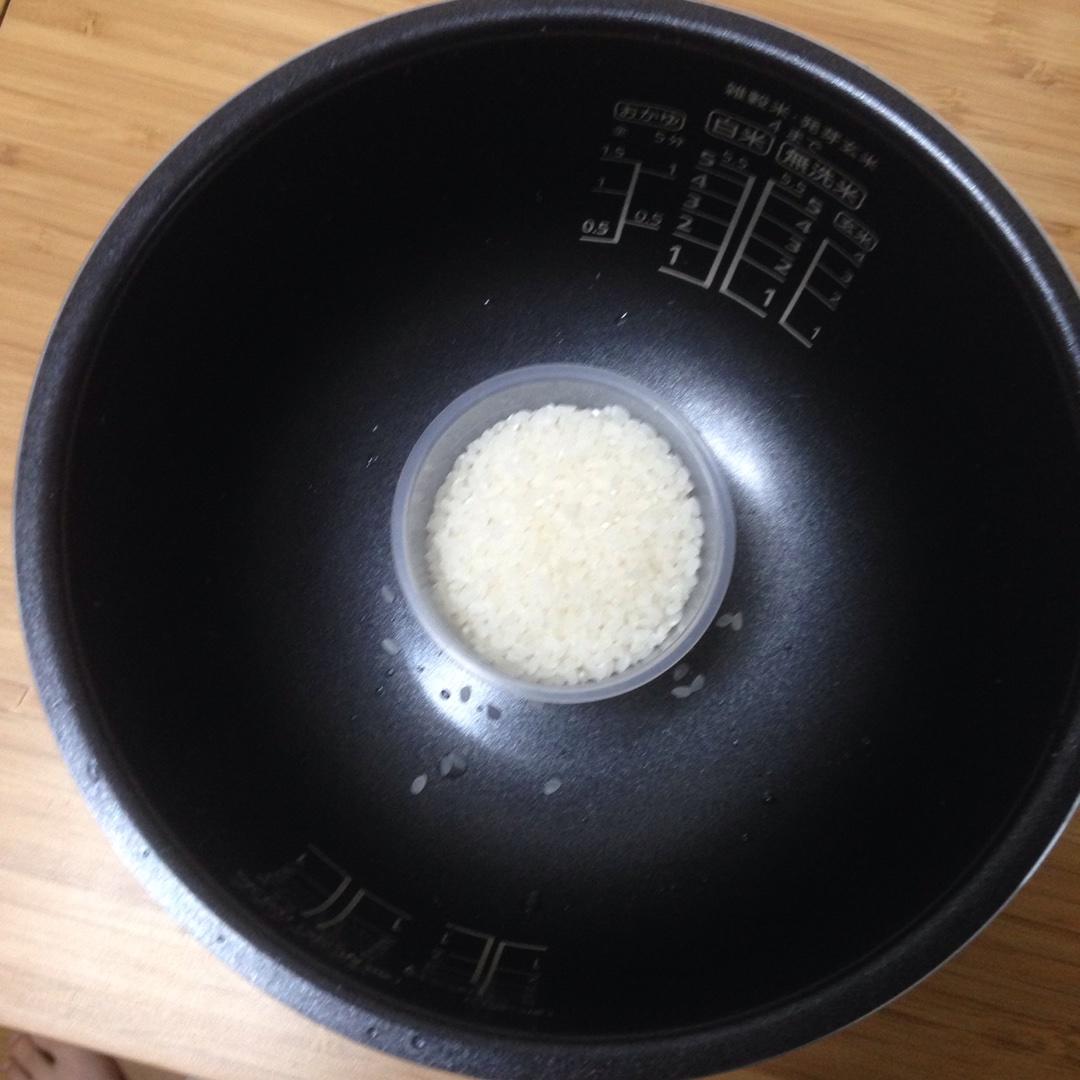 【电饭煲一人食】牛筋萝卜+米饭的做法 步骤1
