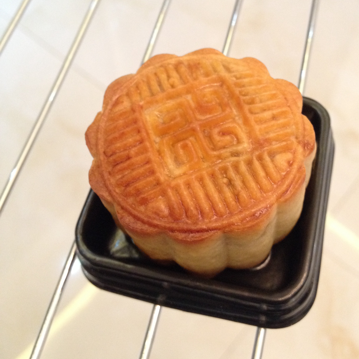 广式月饼—蛋黄莲蓉月饼