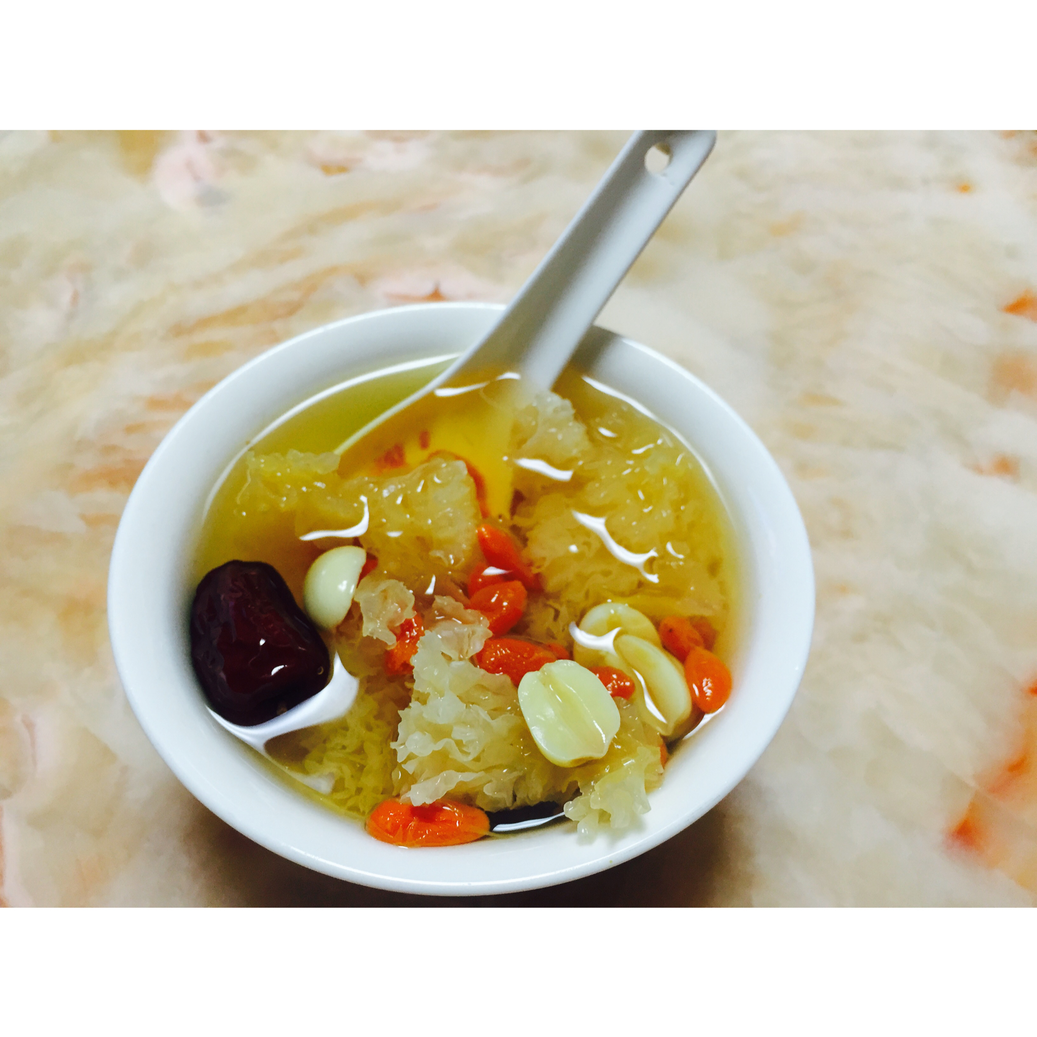 红枣银耳莲子羹