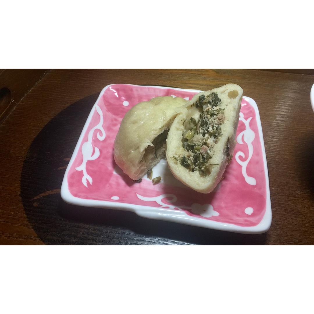 雪菜鲜肉包子