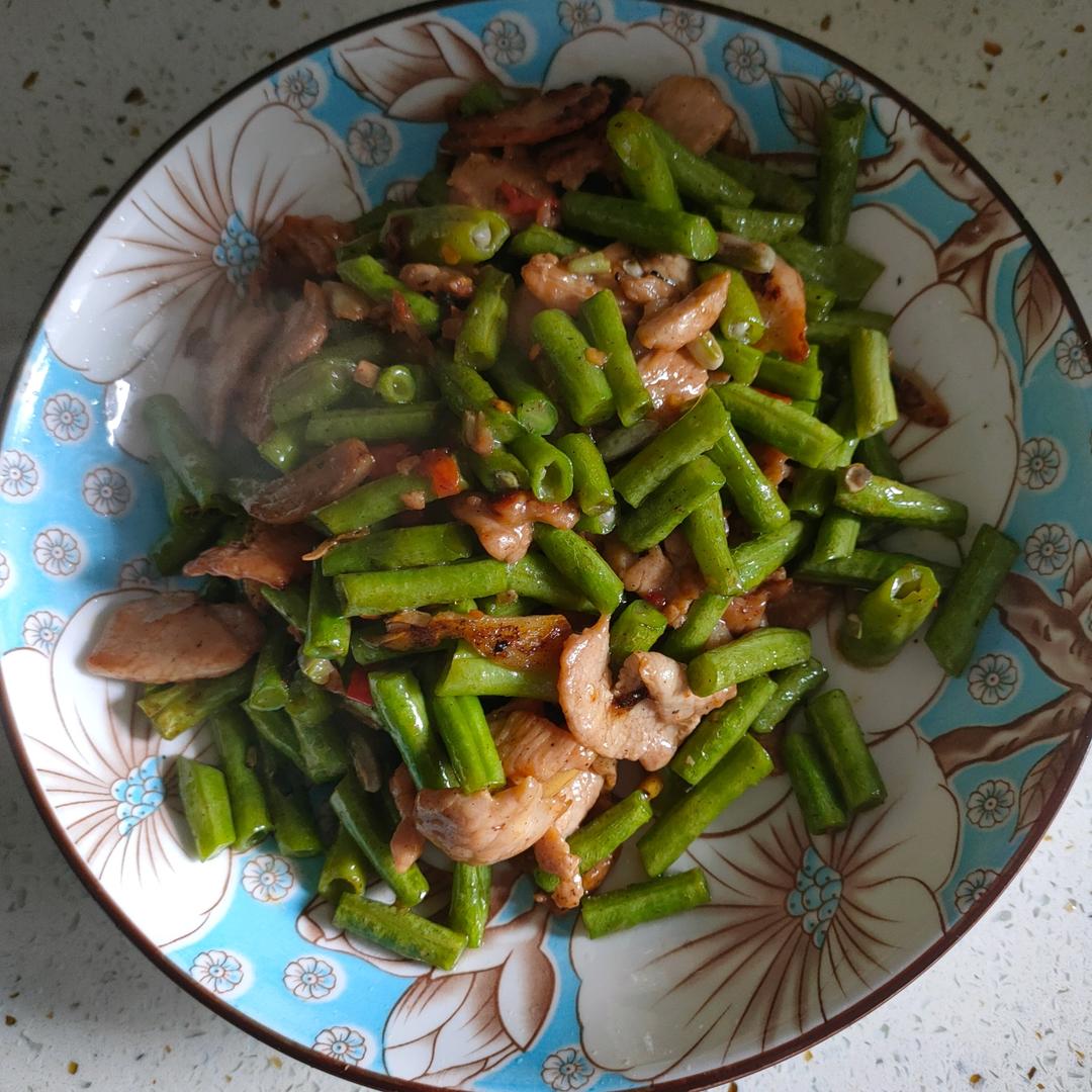 家常豆角炒肉🐱