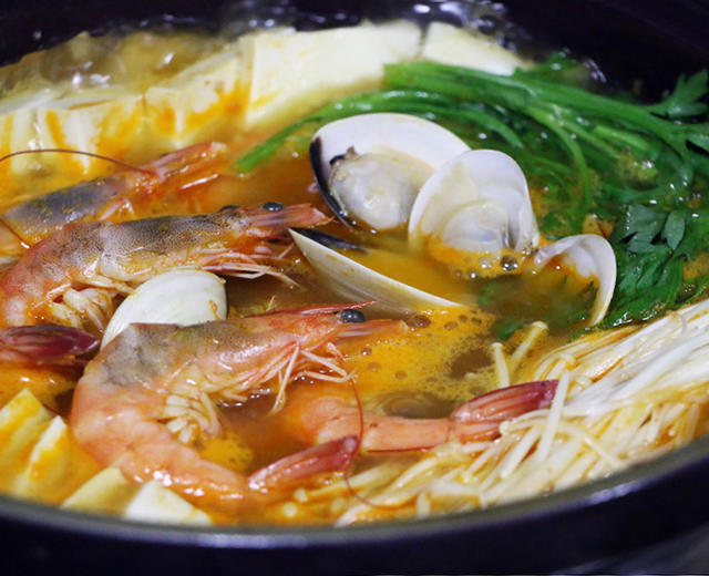 暖暖韩式泡菜海鲜锅的做法