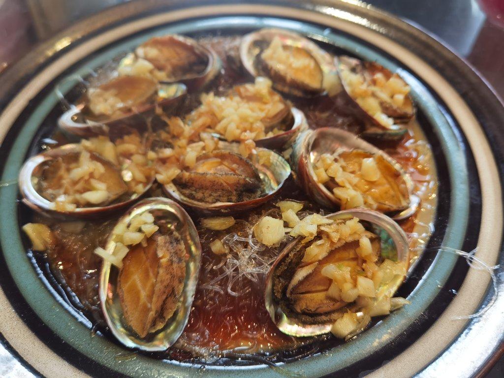 蒜蓉粉丝蒸鲍鱼